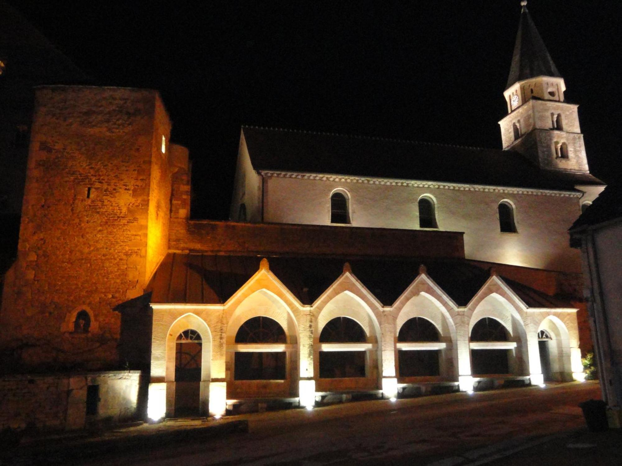 Le Puits Fortifie Salives Buitenkant foto