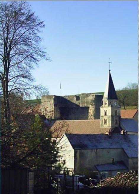 Le Puits Fortifie Salives Buitenkant foto